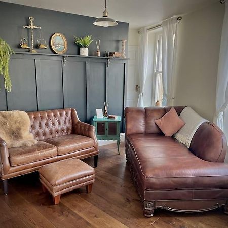 Period Apartment, Great Views, In Heart Of Town. Bradford-On-Avon Екстериор снимка