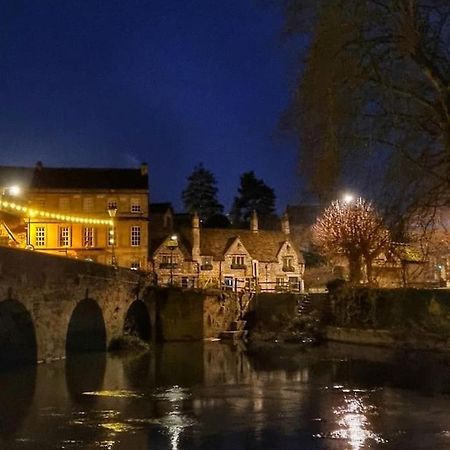 Period Apartment, Great Views, In Heart Of Town. Bradford-On-Avon Екстериор снимка