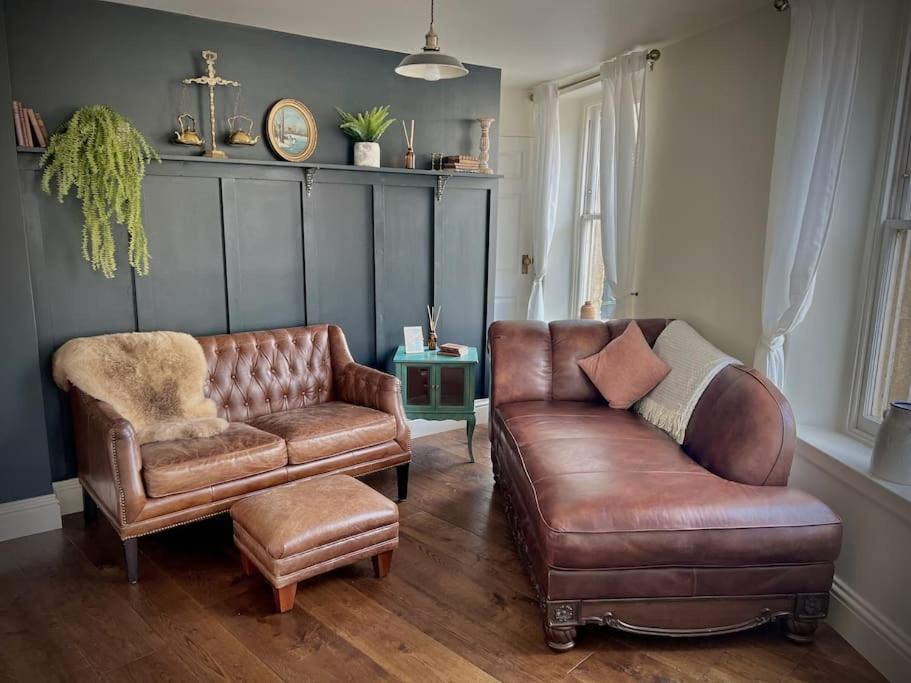 Period Apartment, Great Views, In Heart Of Town. Bradford-On-Avon Екстериор снимка