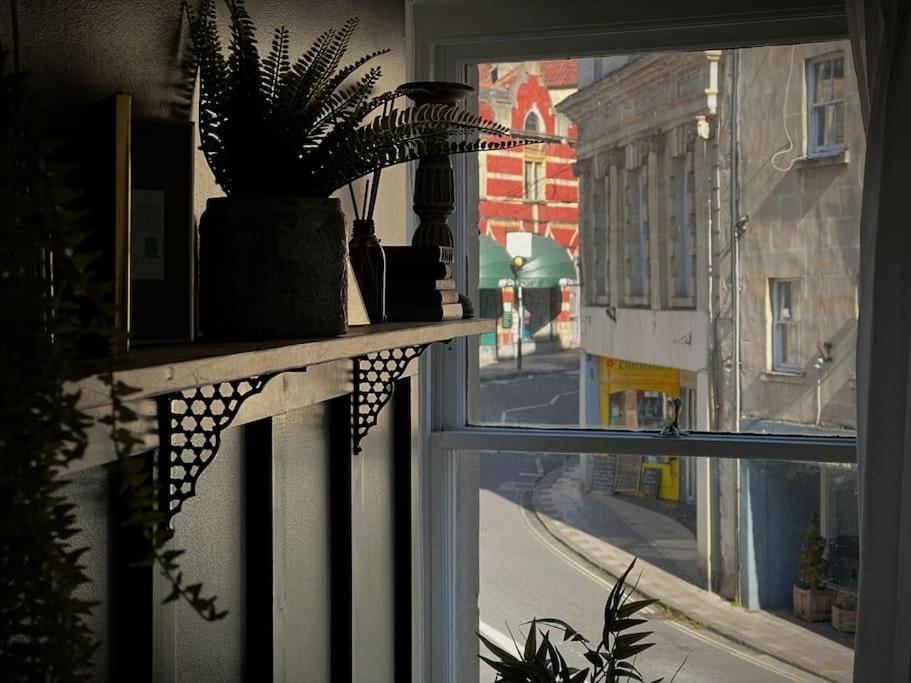 Period Apartment, Great Views, In Heart Of Town. Bradford-On-Avon Екстериор снимка
