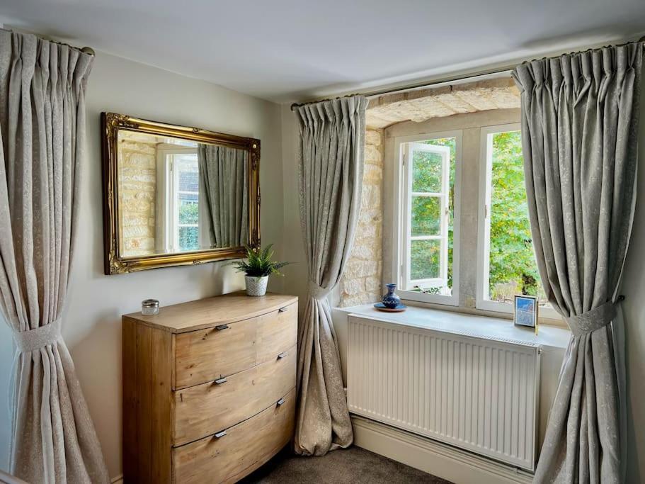 Period Apartment, Great Views, In Heart Of Town. Bradford-On-Avon Екстериор снимка