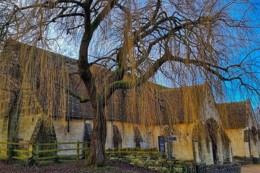 Period Apartment, Great Views, In Heart Of Town. Bradford-On-Avon Екстериор снимка