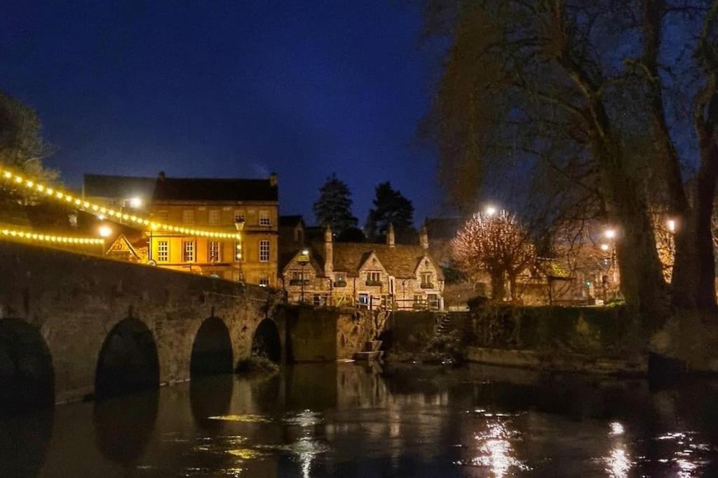 Period Apartment, Great Views, In Heart Of Town. Bradford-On-Avon Екстериор снимка